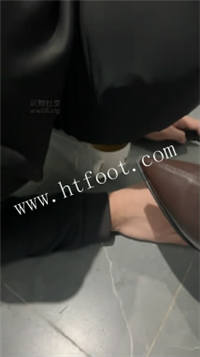 zepg5lpm5g4.jpg