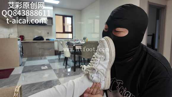 dkvibmy2v3l.jpg
