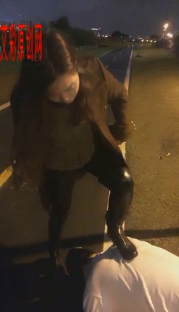 m1kmiou10al.jpg
