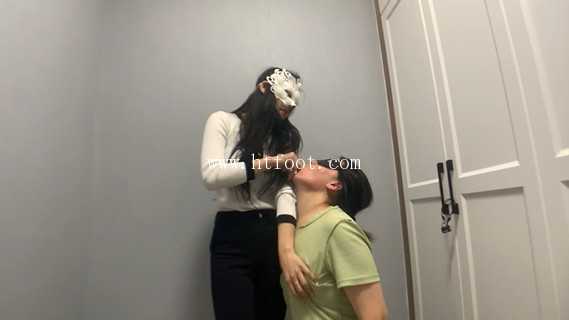 j45xhs55yku.jpg