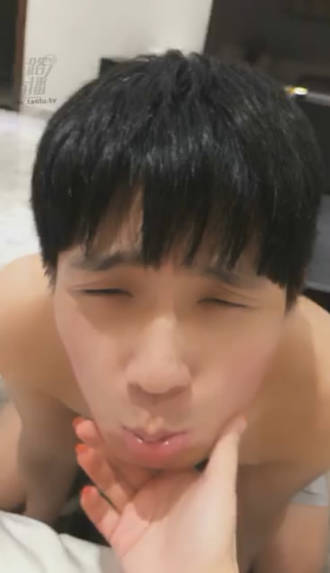 klxnfuh034m.jpg