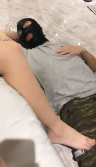 0mxriq5raf1.jpg