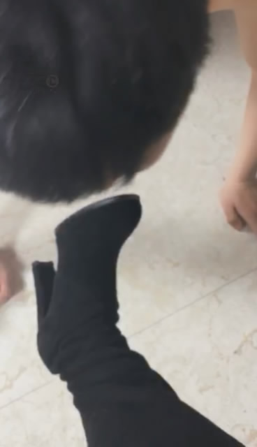 aj1scu00trm.jpg