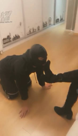 14dvujdjxjz.jpg