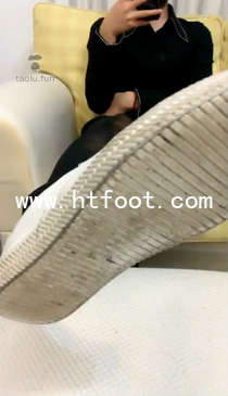 kdo1d1fchf3.jpg