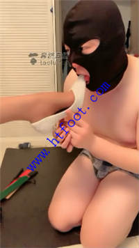 ylc4dhuili2.jpg