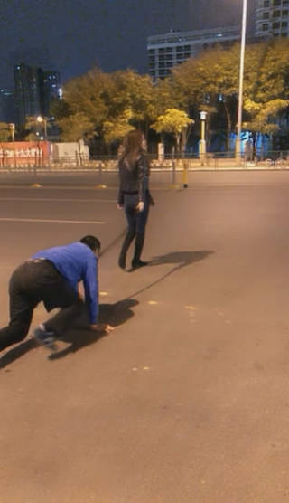 bzsia1y1gqq.jpg