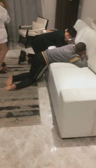 huwusl4mah5.jpg