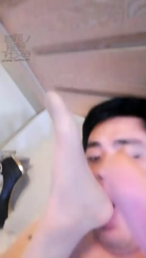 qqwl2tloorx.jpg