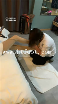 g2bxx03jn50.jpg