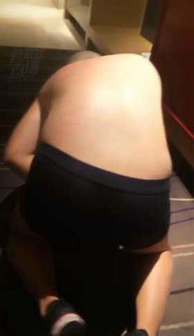 afe2xf4uwbu.jpg