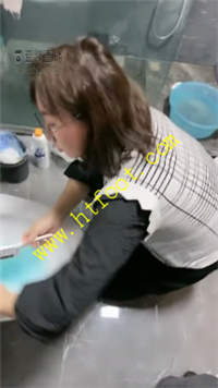 miq3hoodgua.jpg