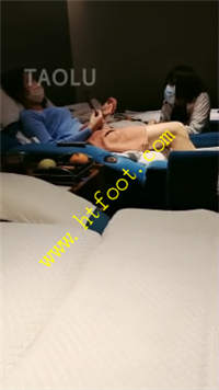 2g4a42eknb5.jpg
