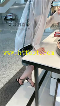 jw0qmt24kg5.jpg