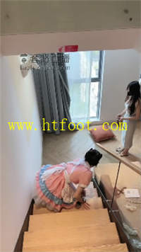 qdsn5lea25f.jpg