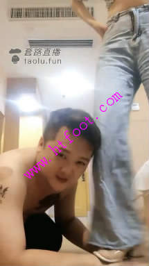 r12i0mic1cx.jpg