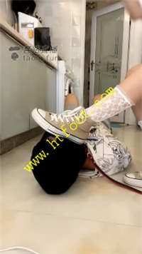 ujmhg0ry2x2.jpg