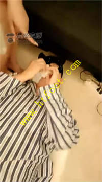 dewu1hc1kmy.jpg