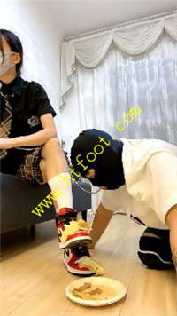 sj03q3iviry.jpg