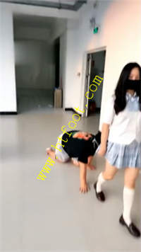 lqkc5tw2azx.jpg