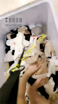 s1f1ltwhrxy.jpg