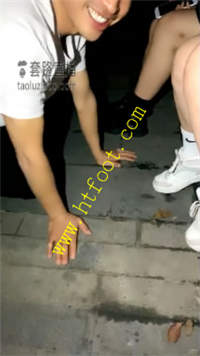wky3cdllyib.jpg