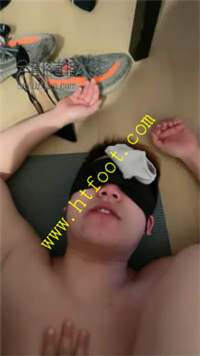5o03a0skxr1.jpg