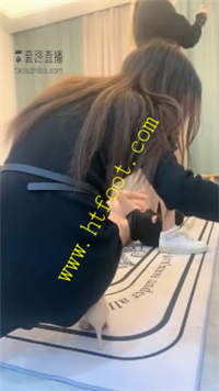 tqkaugal4w4.jpg