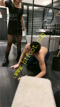 uxthvqtxepj.jpg