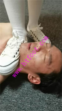 ot1fyjh551j.jpg