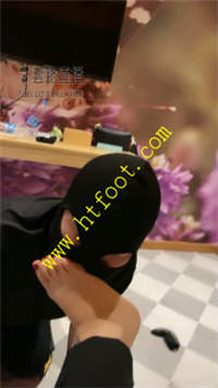 omzuftcs0qw.jpg