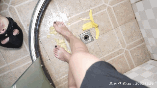240khj2ts0c.gif