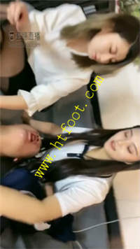 5wiad41ay32.jpg