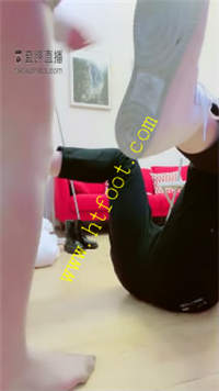 zkntqi0fy44.jpg