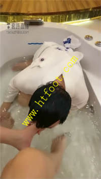 eayziqwcfm2.jpg