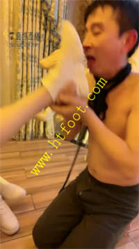 whkgsy1rh33.jpg