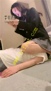 qtefemi4sml.jpg
