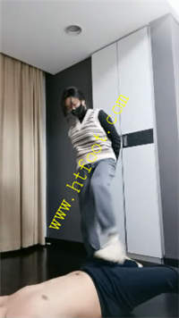 w1hvztalubx.jpg