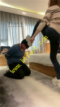 1bn22h32cyt.jpg
