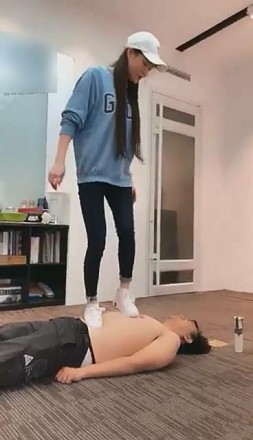 nr2qq3kbmoa.jpg