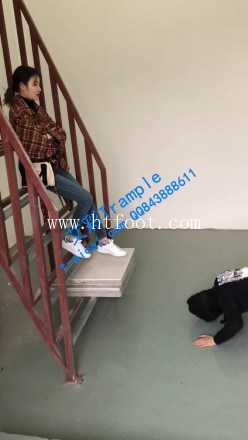 e21lclrcxhi.jpg