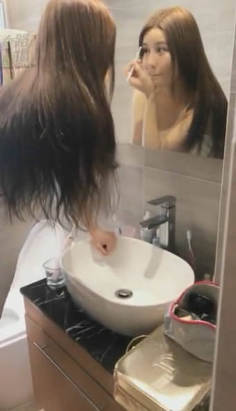 ciefqhdiiyy.jpg