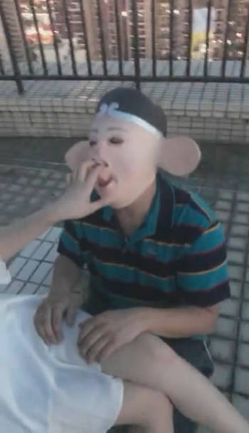 ia4vdq3onkd.jpg