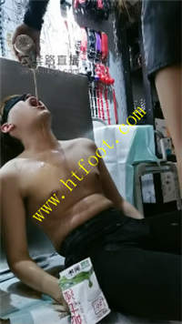 d3uglaykbkk.jpg