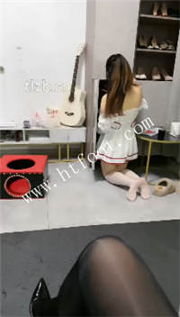 f3elq25kp4r.jpg