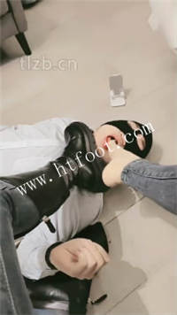 nq54i3zuor0.jpg