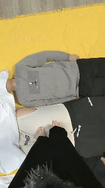 dm5zfm12htl.jpg