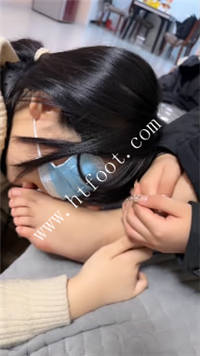 eo1mvr1yrv0.jpg