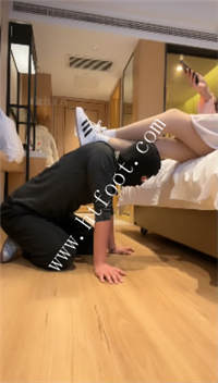1efgh4sfar5.jpg