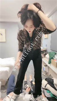 ajclv02uq54.jpg